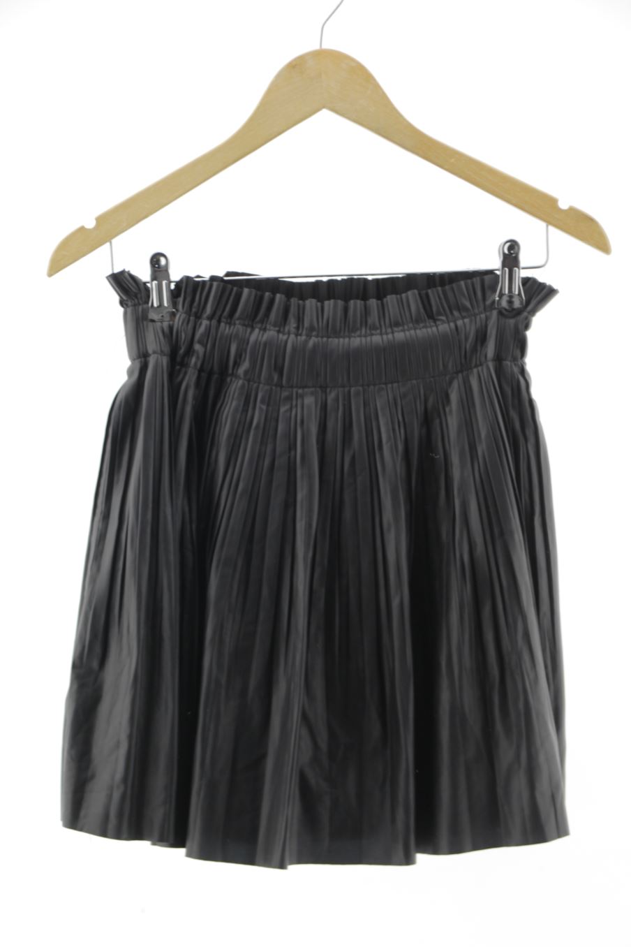 Shorts Zara de la taille S, de couleur noir de synthétique