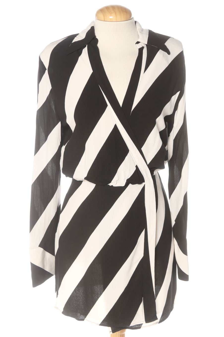 Robe casual Mango de la taille XS, de couleur rayures