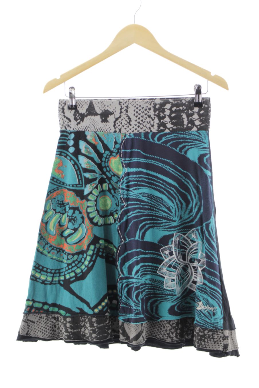 Jupe Desigual de la taille M, de couleur imprimés