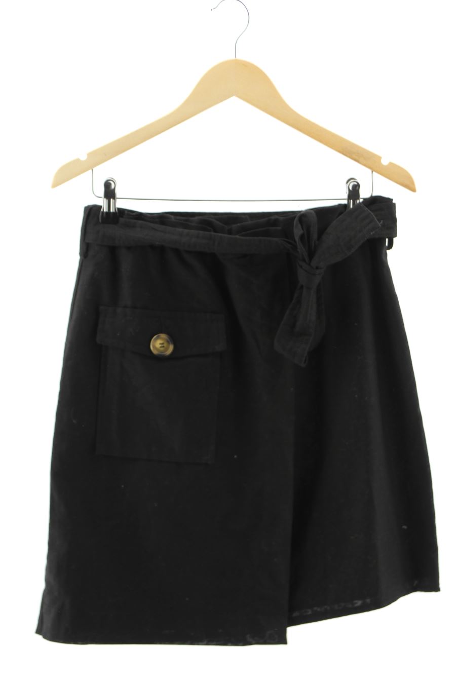 Falda de Zara de la talla M, de color negro