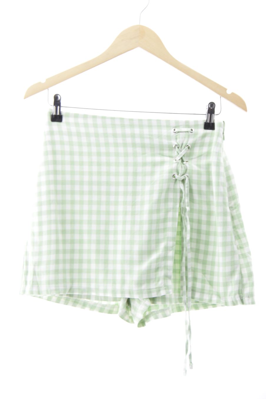 Pantalón corto de Bershka de la talla 38, de color cuadros