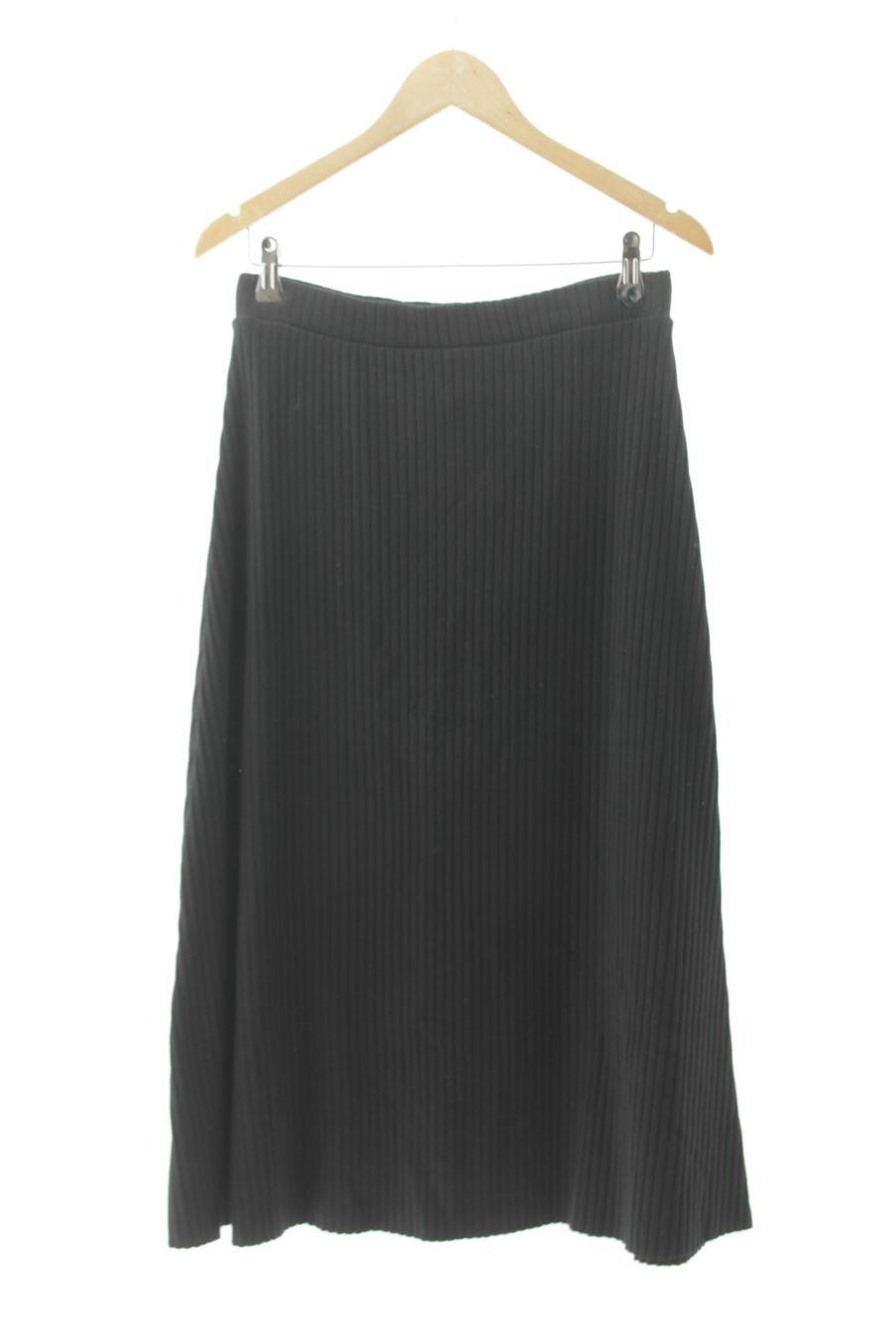Jupe Zara de la taille L, de couleur noir