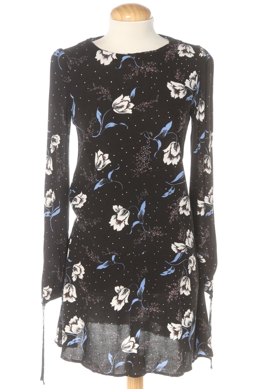 Robe casual Mango de la taille XS, de couleur fleurs