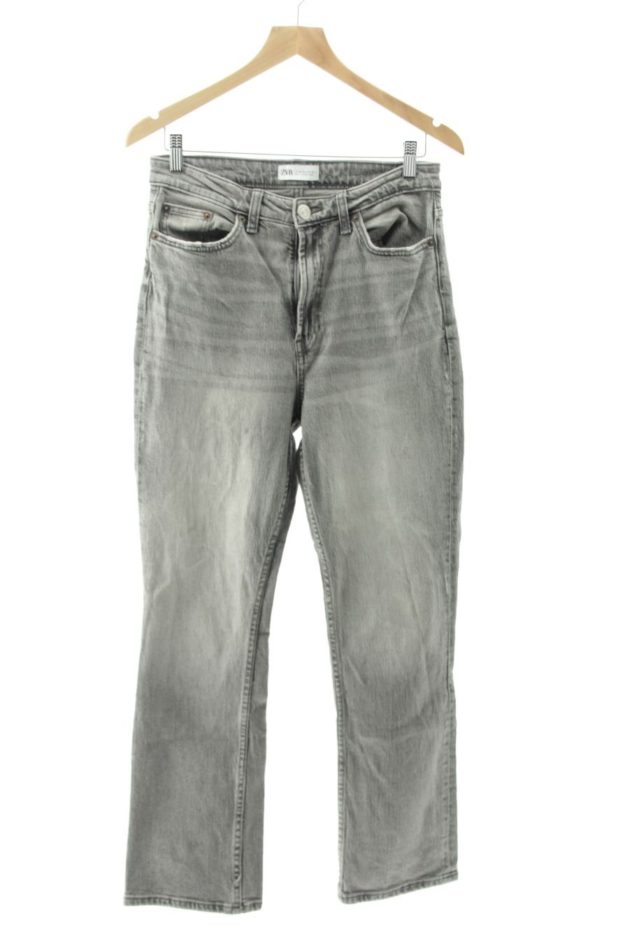 Jeans Zara de la taille 40, de couleur noir de denim