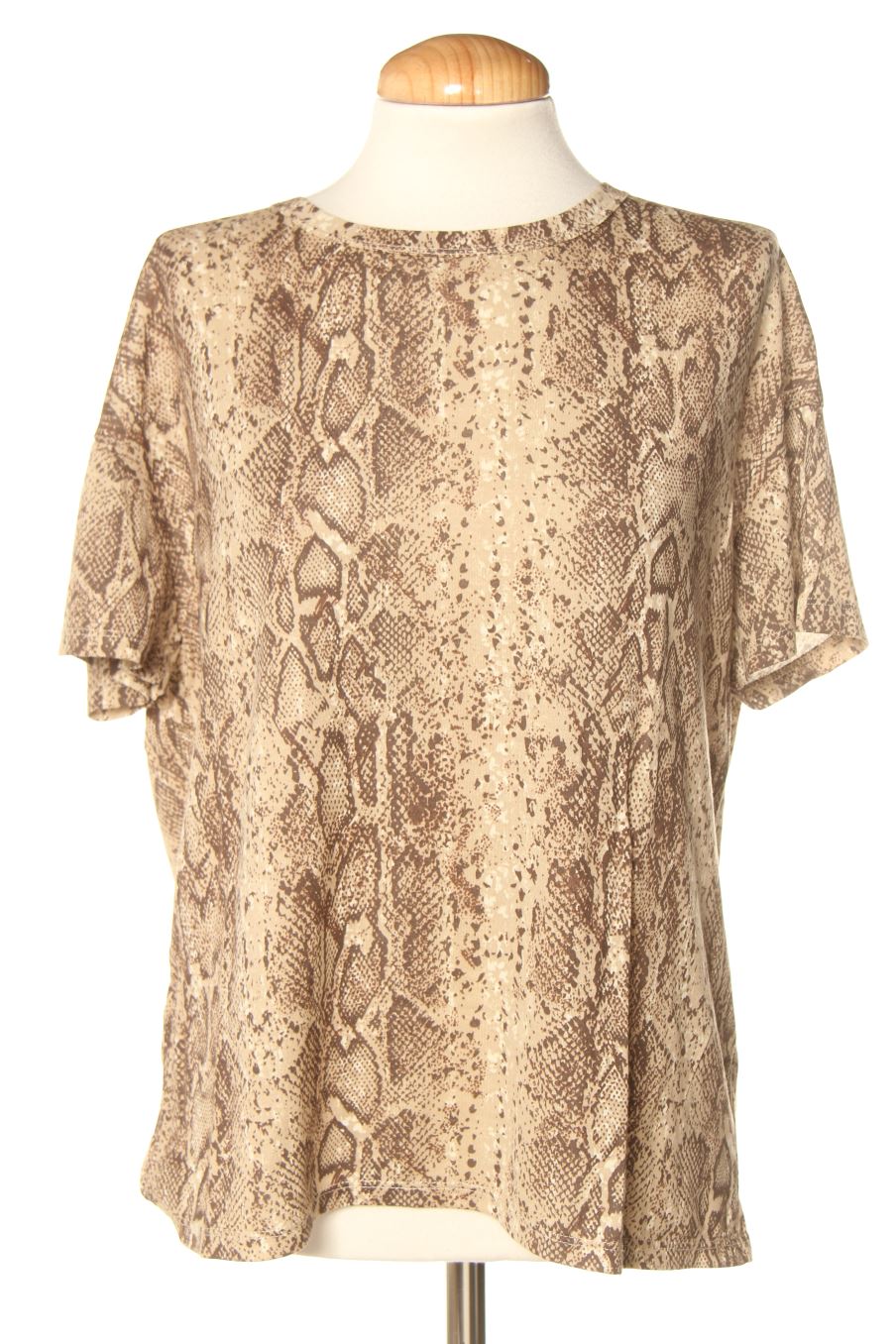 T-shirt Pull & Bear de la taille S, de couleur animal print