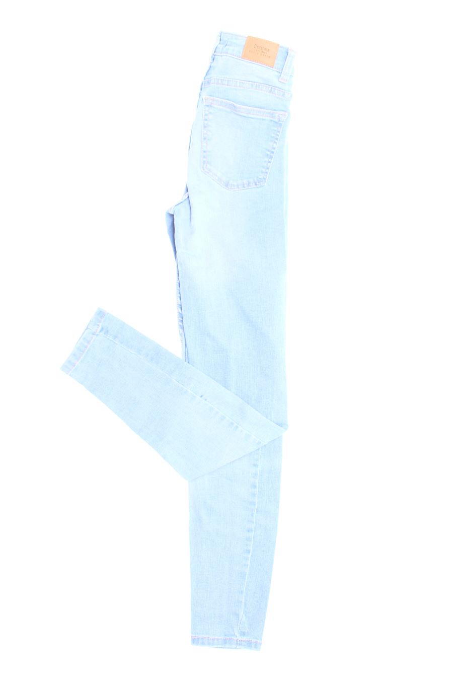 Jeans Bershka de la taille 32, de couleur bleu de denim