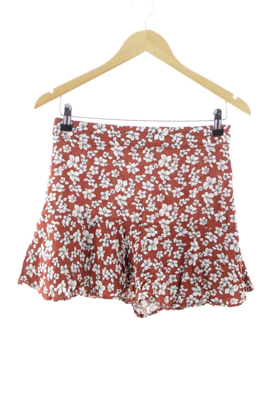 Shorts Pull & Bear de la taille M, de couleur fleurs