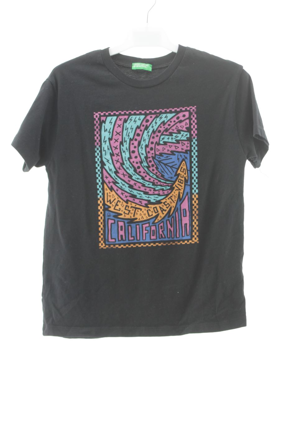 T-shirt Benetton de la taille 8 ans de seconde main