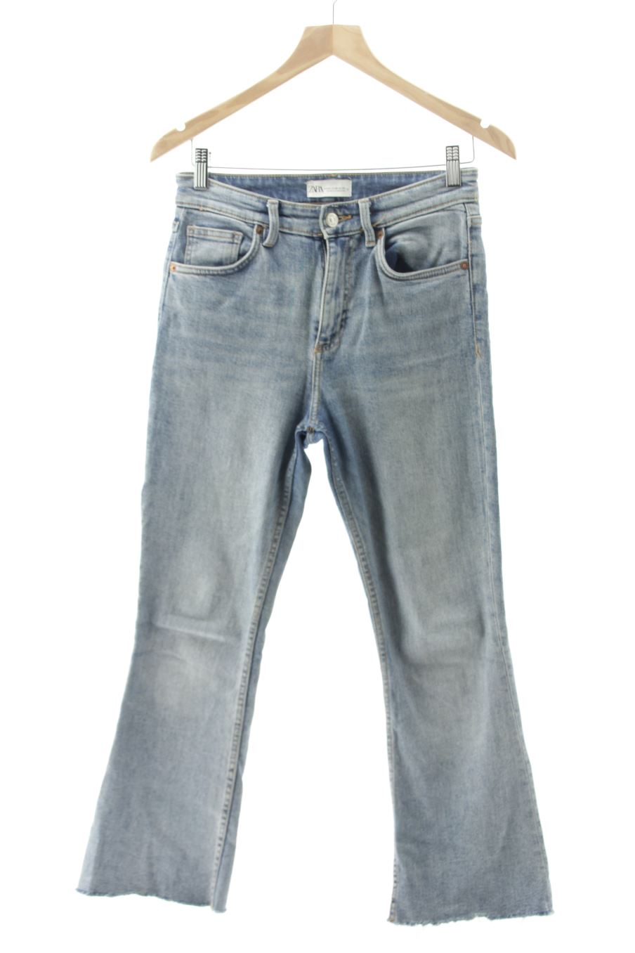 Jeans Zara de la taille 38, de couleur bleu de denim