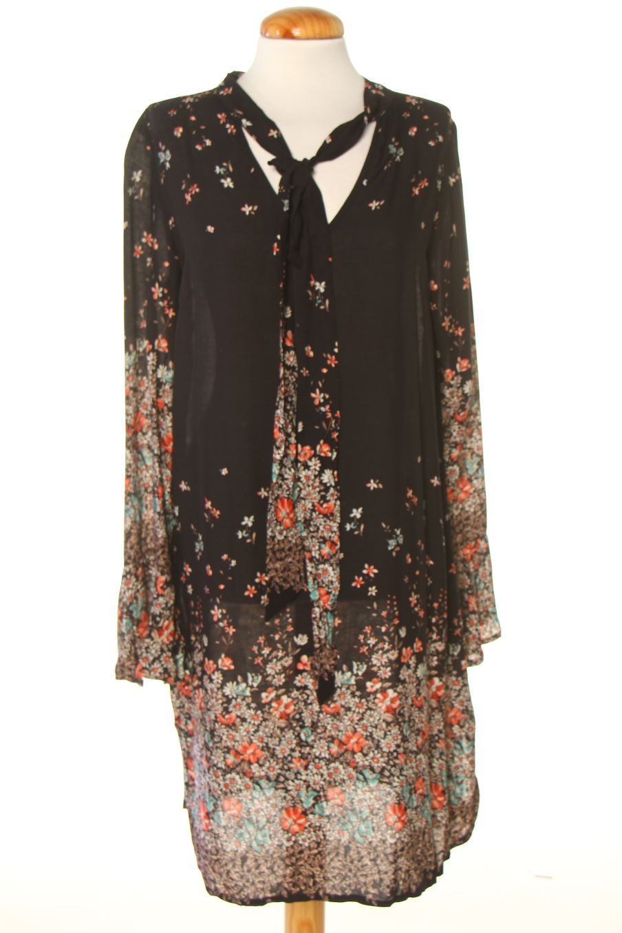 Robe casual Oeuvre de la taille 40, de couleur fleurs
