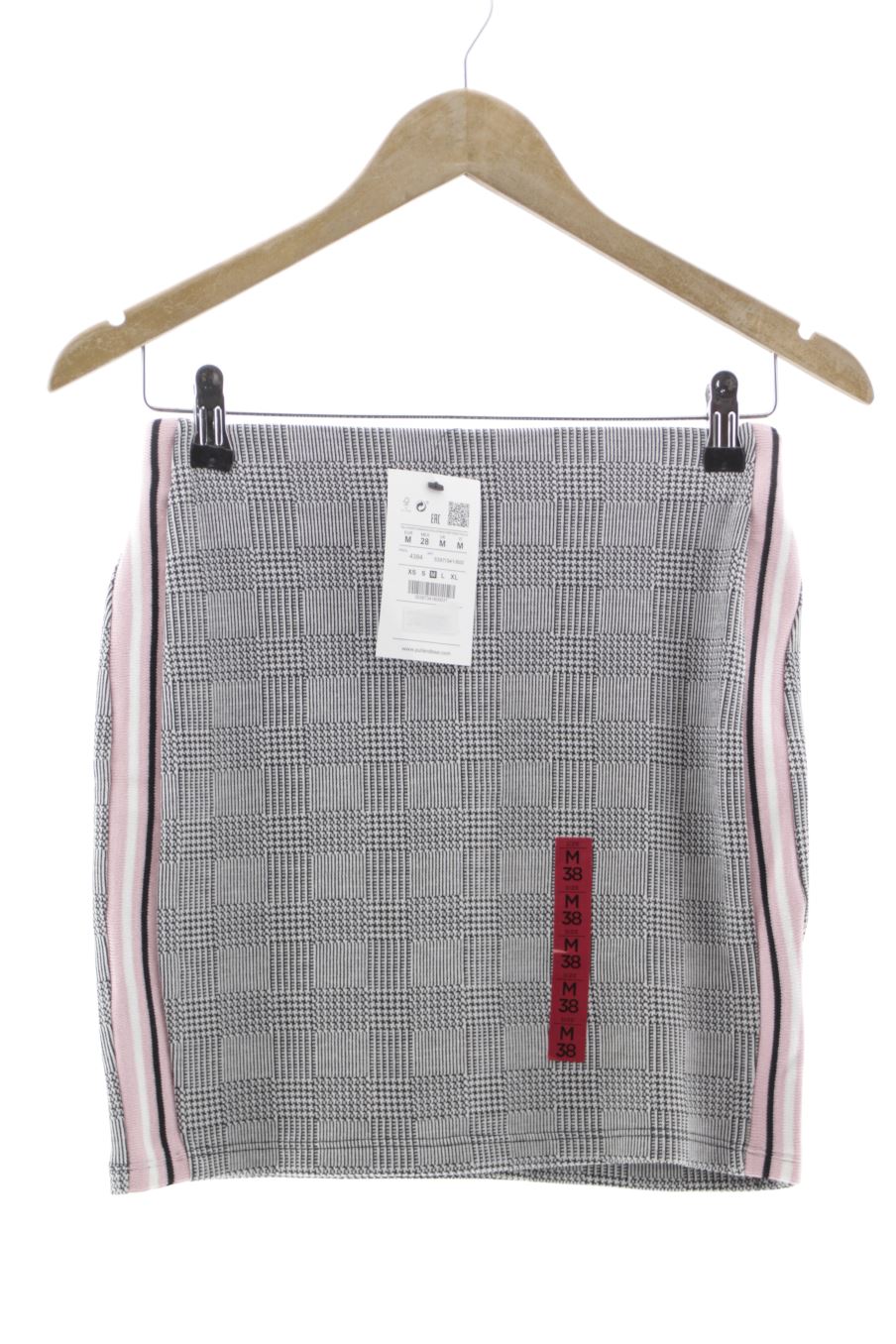 Falda de Pull & Bear de la talla M, de color cuadros