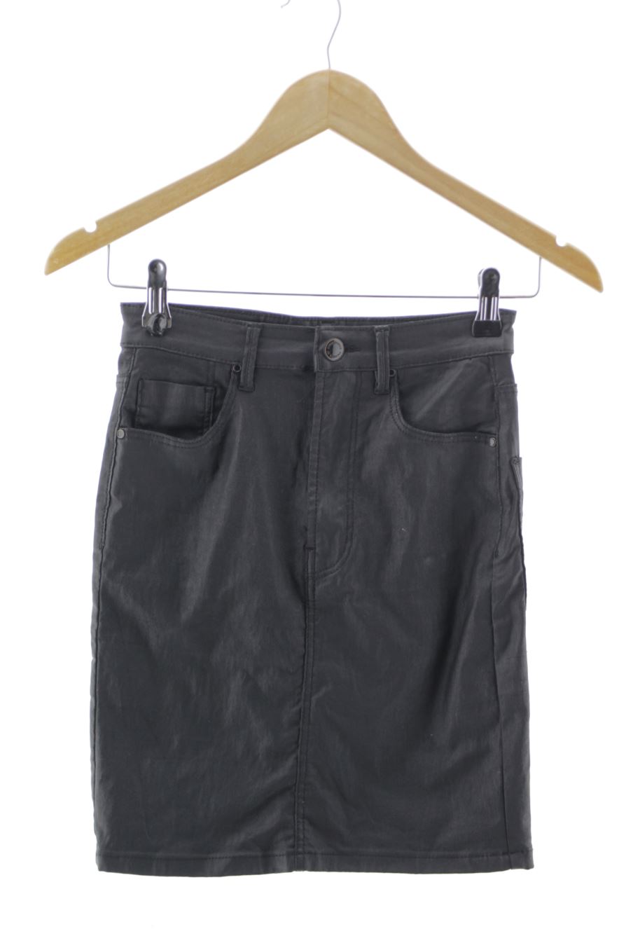Falda de Stradivarius de la talla 34, de color negro de ropa vaquera