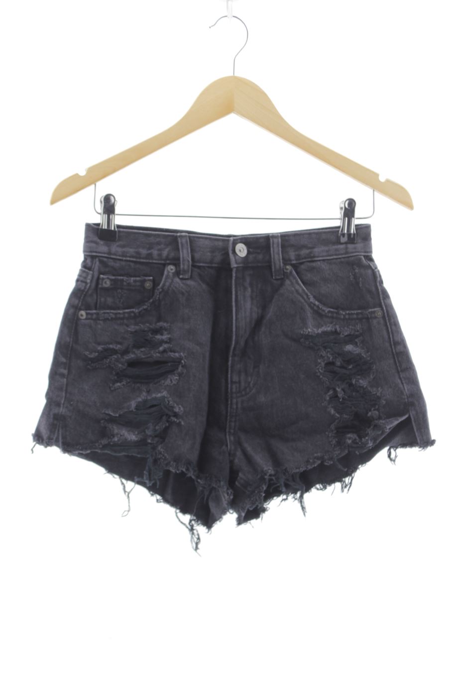 Pantalón corto de Pull & Bear de la talla 36, de color negro de ropa vaquera