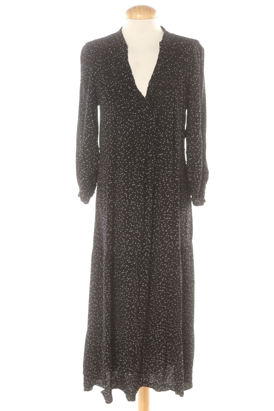 Robe casual Zara de la taille M, de couleur noir