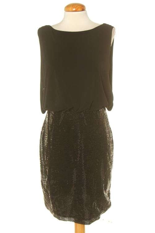 Aufwändiges Kleid