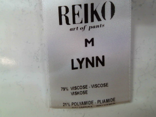 Pantalon Reiko de la taille M, de couleur noir