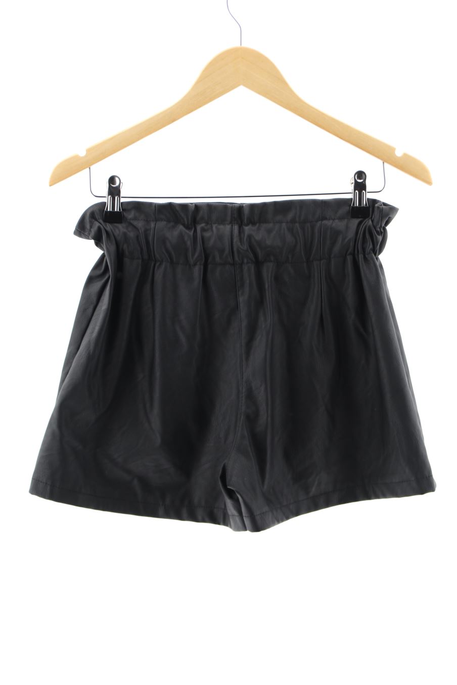 Shorts New collection de la taille 36, de couleur noir de synthétique