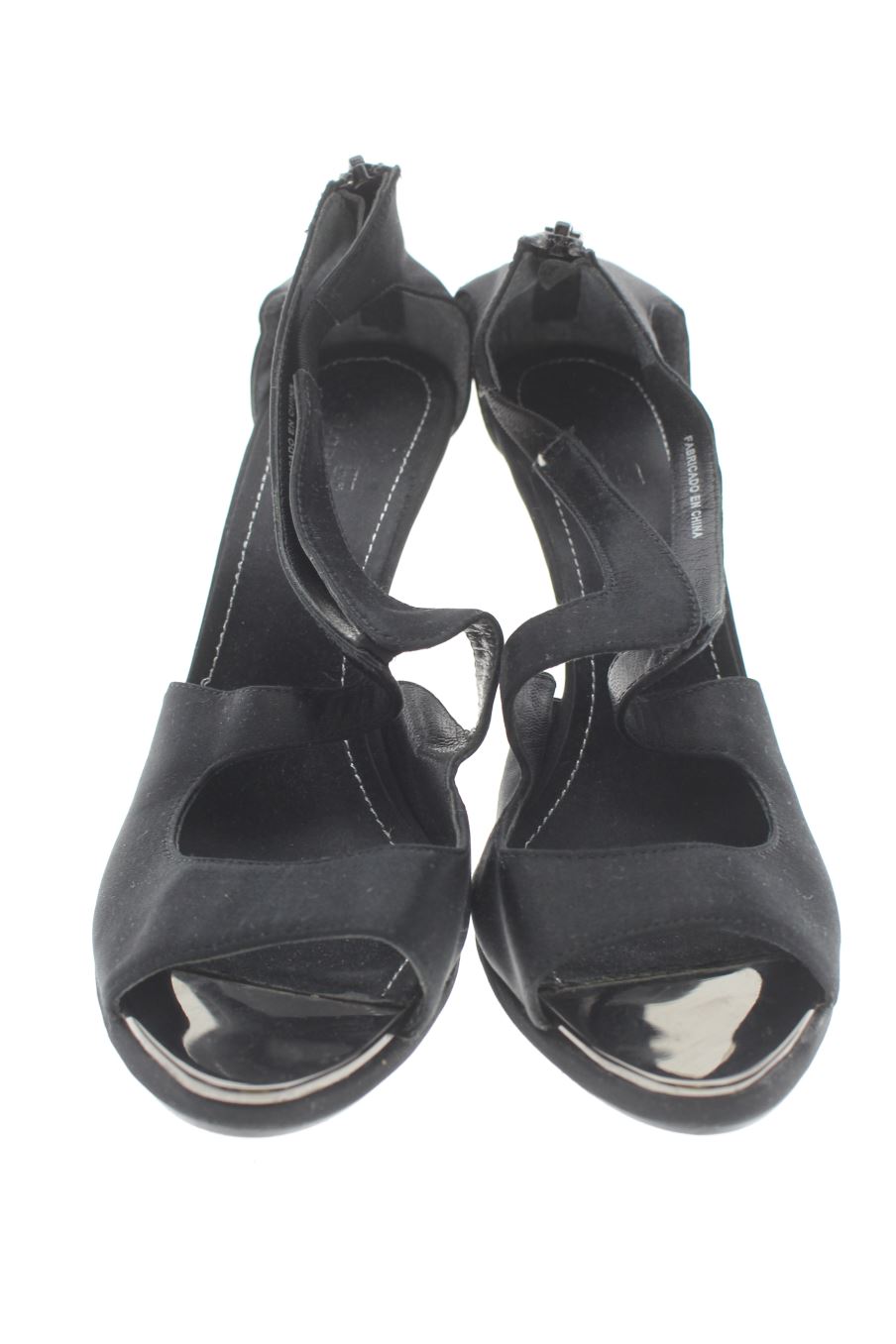 Sandalias tacon de Gloria Ortiz de la talla 37, de color negro de
