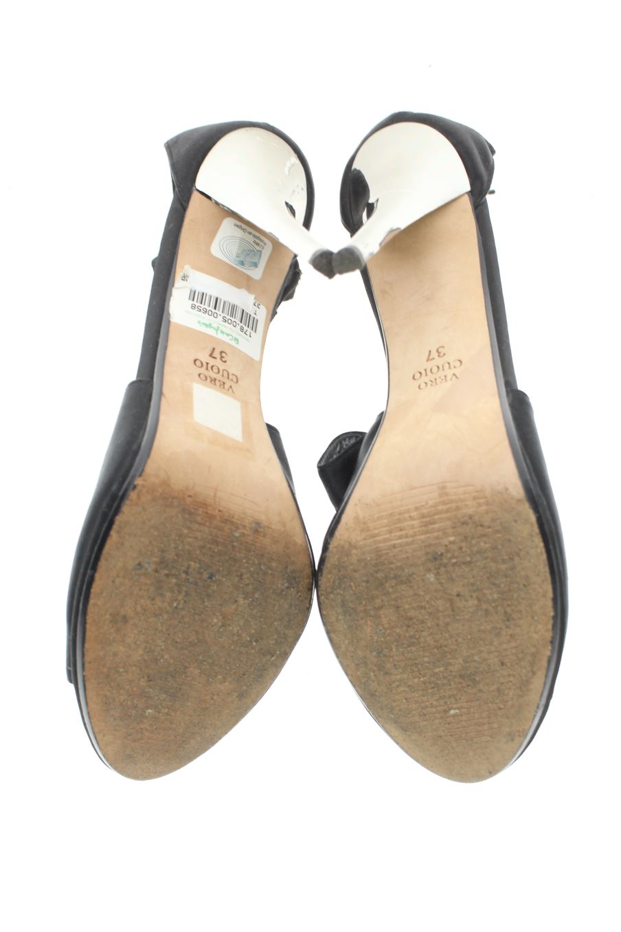 Sandalias tacon de Gloria Ortiz de la talla 37, de color negro de