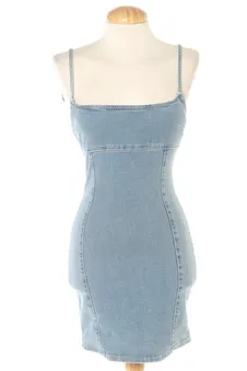 Robe de jour XS Bershka, photo 1 sur 2