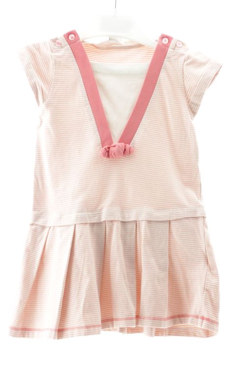 Aufwändiges Kleid