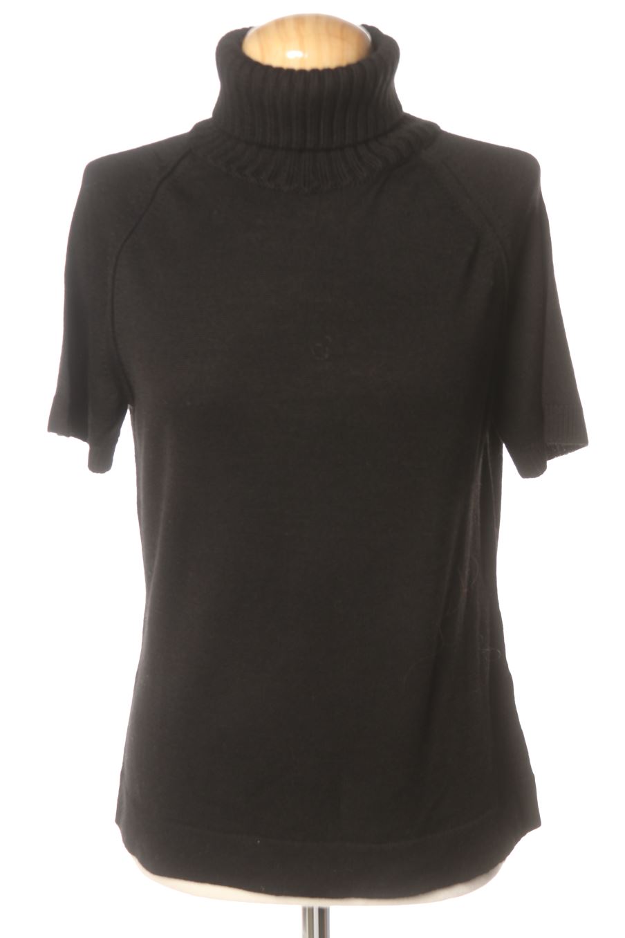 Pull ESCORPION de la taille M, de couleur noir
