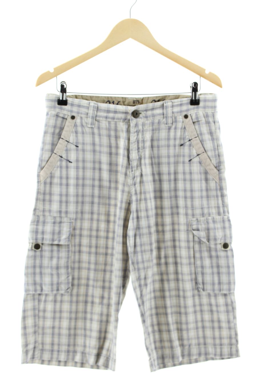 Short BTS Brotes de la taille 18 ans de seconde main