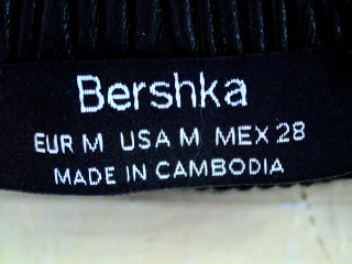 Pantalón de Bershka de la talla M, de color negro de sintético