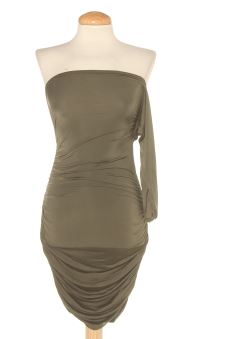 Einfaches Kleid 32 PRETTYLITTLETHING