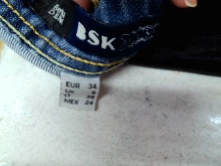 Jeans Bershka de la taille 34, de couleur bleu de denim