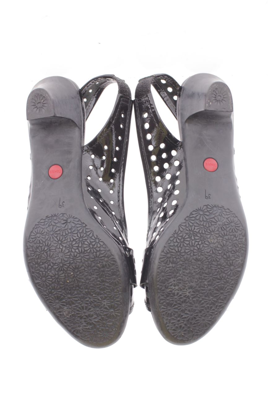 Sandalias tacon de Camper de la talla 39, de color negro de