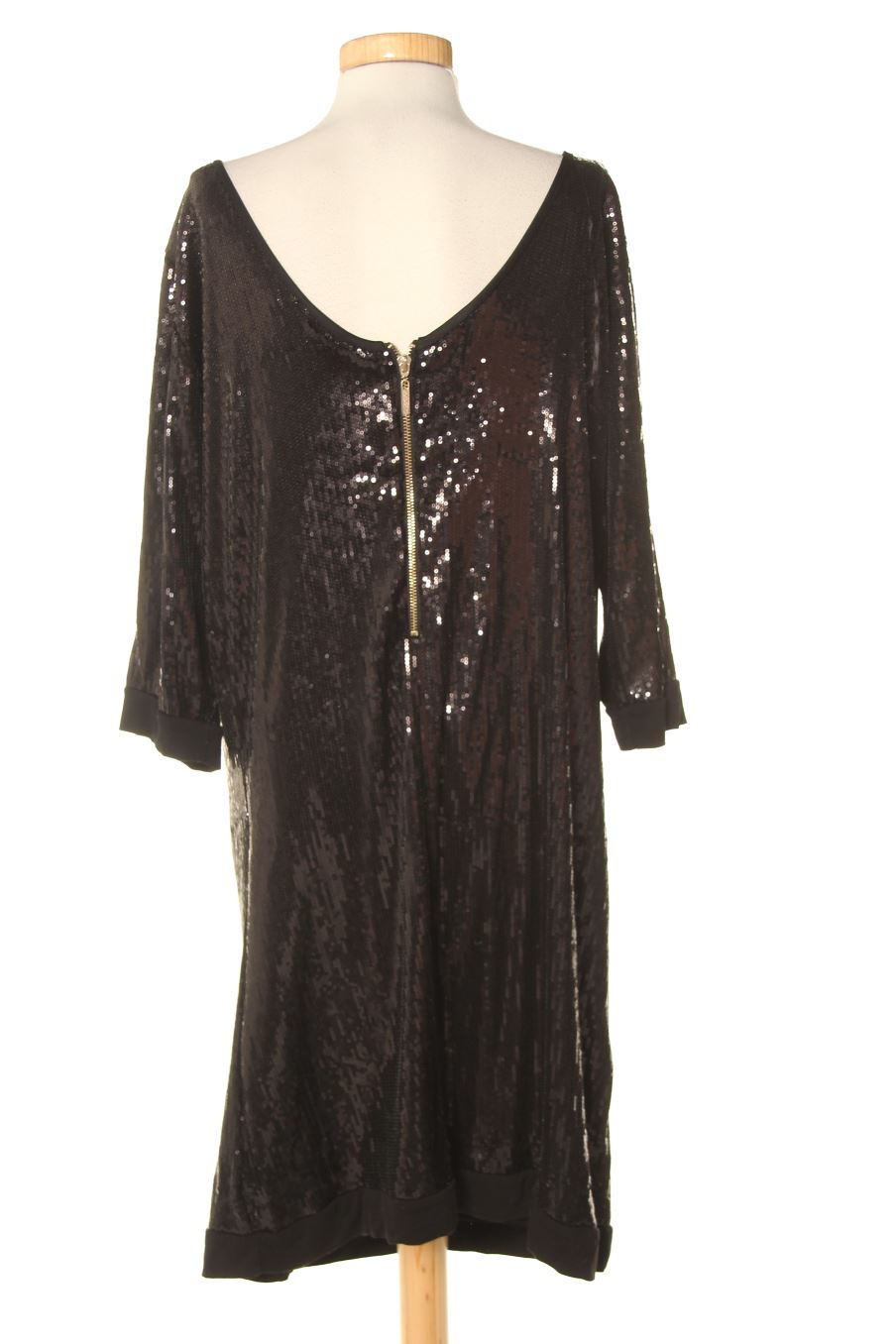Robe OCTOBER de la taille XL, de couleur noir