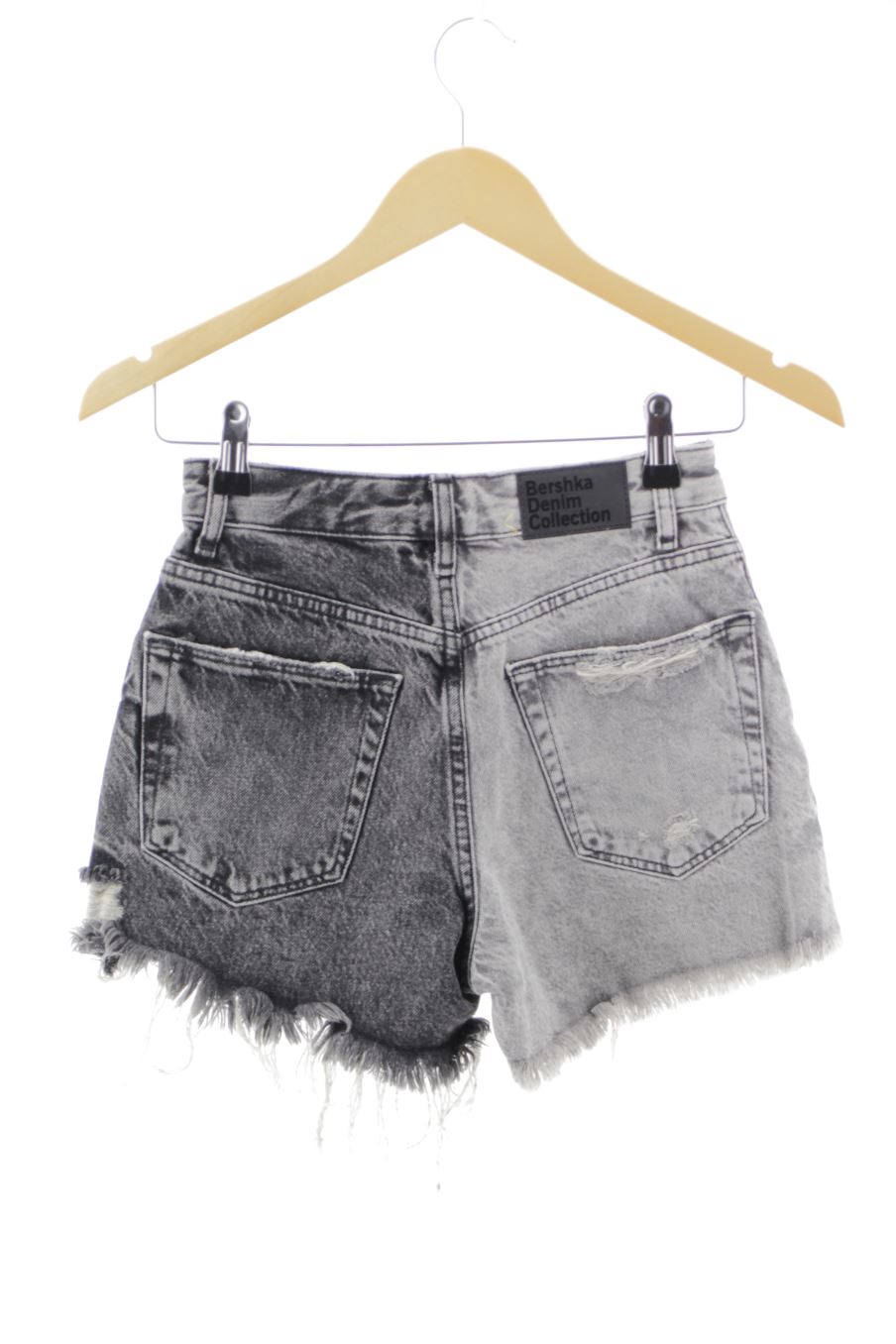 Pantalones cortos de Bershka de la talla 32, de color gris de ropa vaquera
