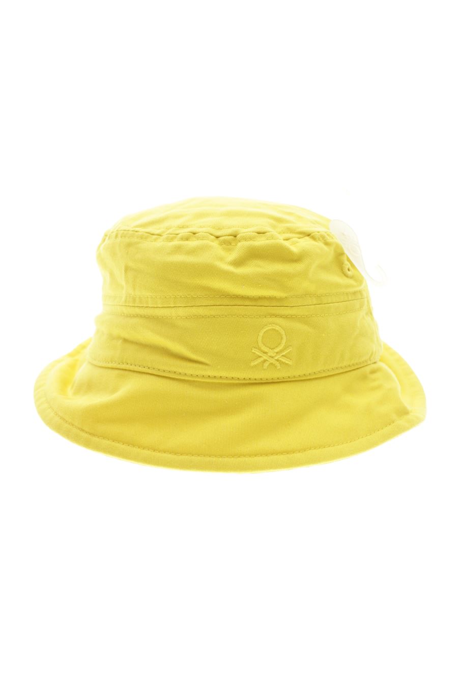 Bonnet Benetton de la taille 46 cms avec une étiquette