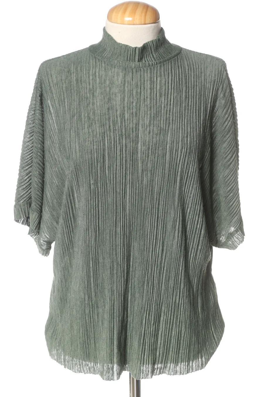 T-shirt Zara de la taille S, de couleur vert