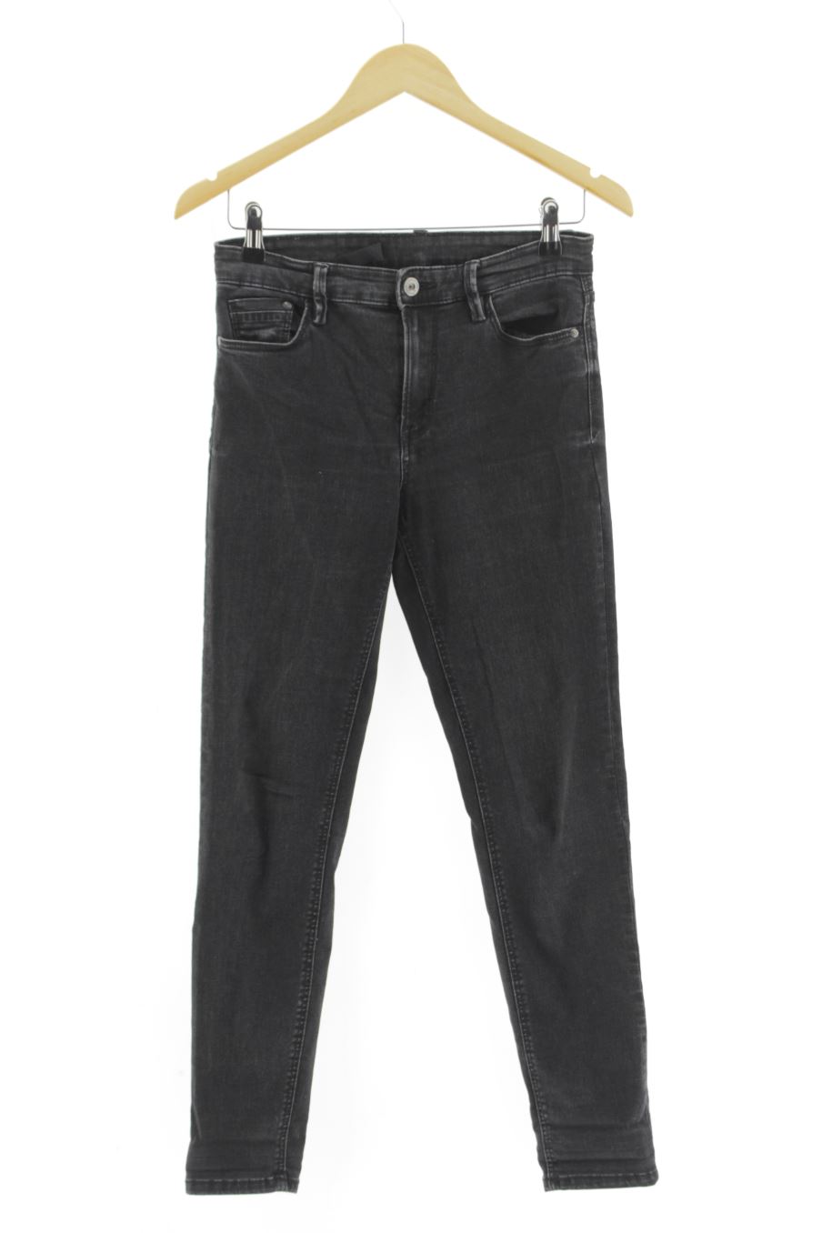 Jeans Stradivarius de la taille 36, de couleur noir de denim