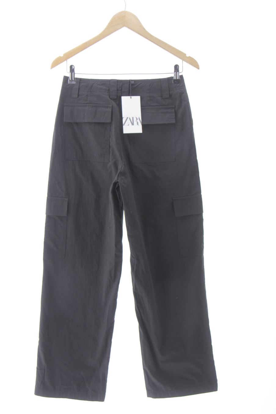 Pantalón de Zara de la talla XS, de color negro