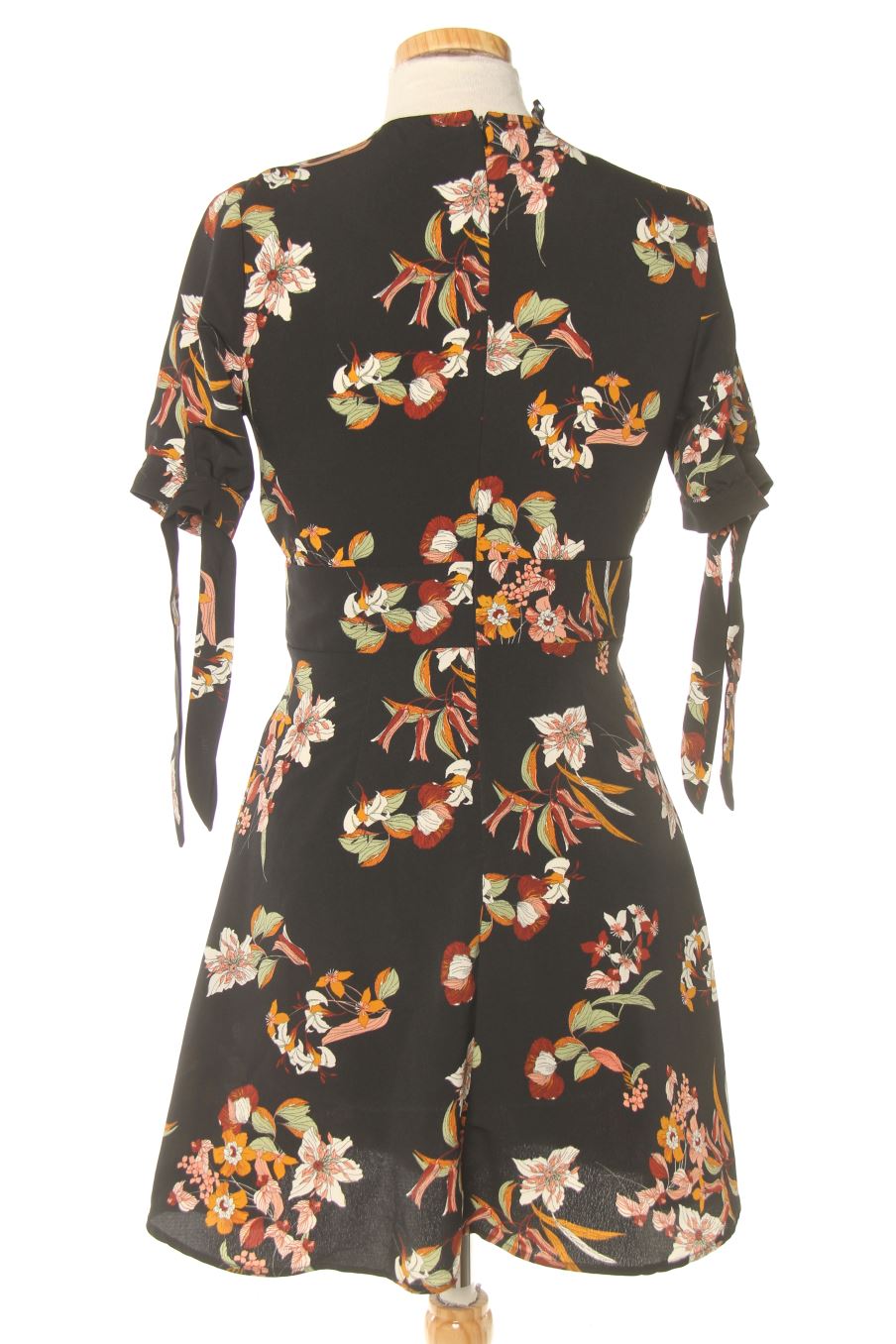 Robe casual Pull & Bear de la taille S, de couleur fleurs