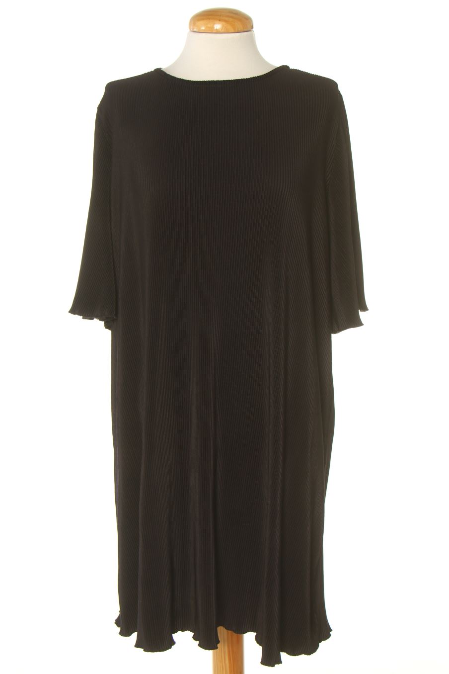 Robe Mango de la taille M, de couleur noir