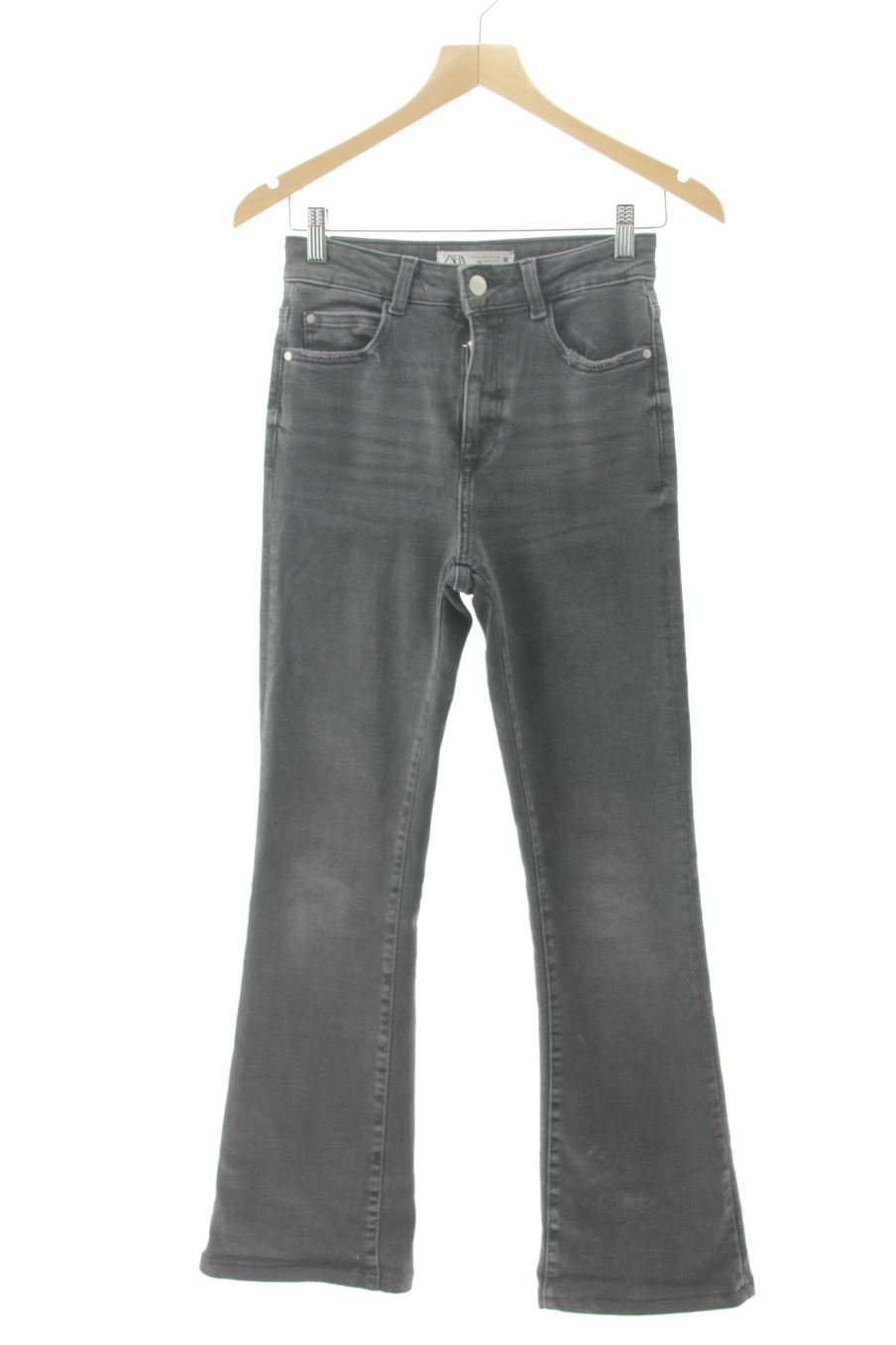Jeans Zara de la taille 36, de couleur noir de denim