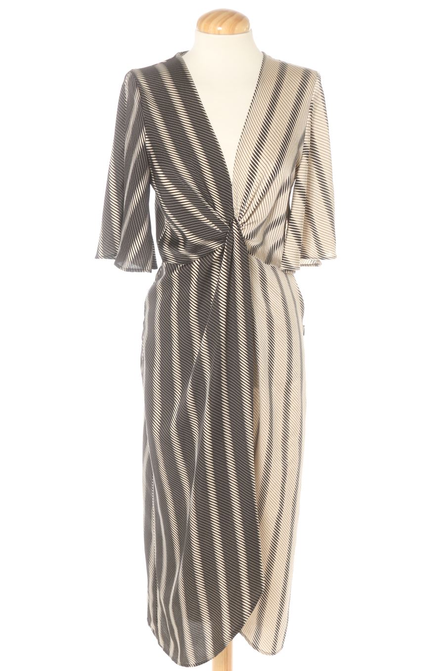 Robe casual Mango de la taille S, de couleur rayures