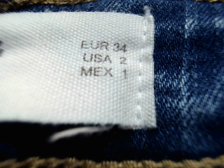 Jeans Mango de la taille 34, de couleur bleu de denim