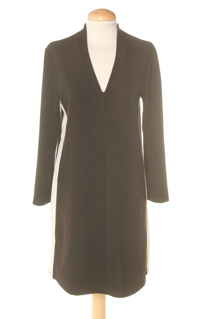 Robe casual Mango de la taille S, de couleur noir