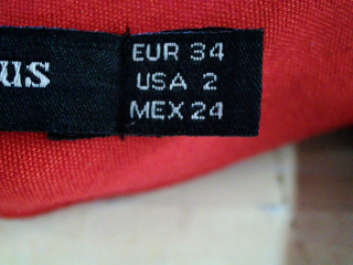 Pantalon Stradivarius de la taille 34, de couleur rouge