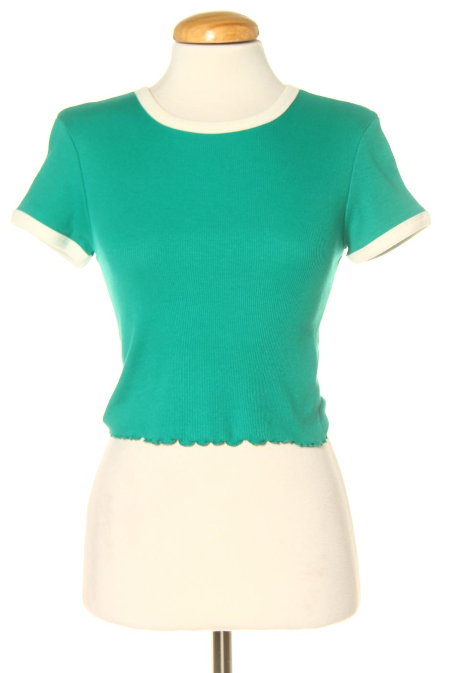 T-shirt Bershka de la taille S, de couleur vert