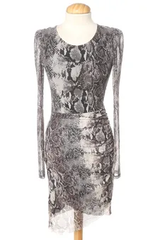 Vestido casual S Stradivarius, foto 1 de 2