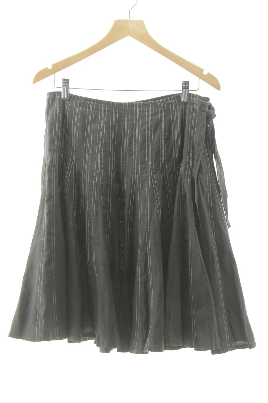 Falda de Adolfo Dominguez de la talla 42, de color negro