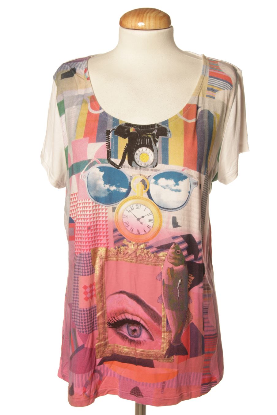 T-shirt Desigual de la taille XL, de couleur imprimés