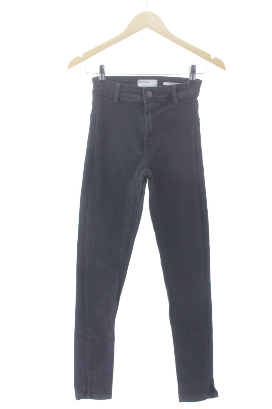 Vaquero de Bershka de la talla 34, de color negro de ropa vaquera
