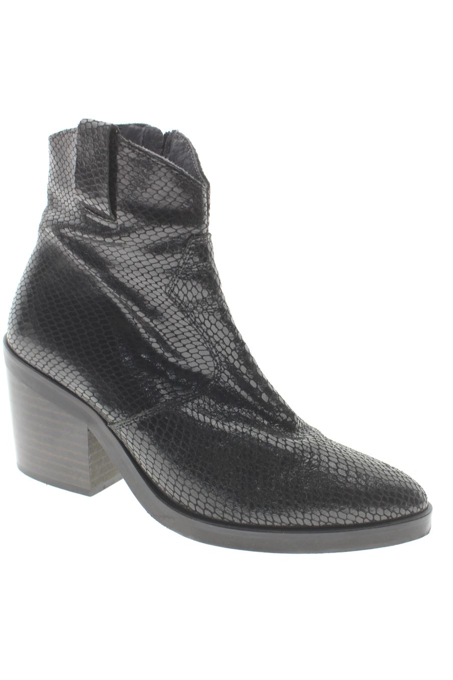 Botines de Claudia de la talla 37, de color negro de